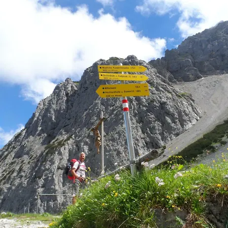 Haus Am Wiesenrain Apartament Leutasch