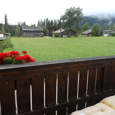 Haus Am Wiesenrain 洛伊塔施